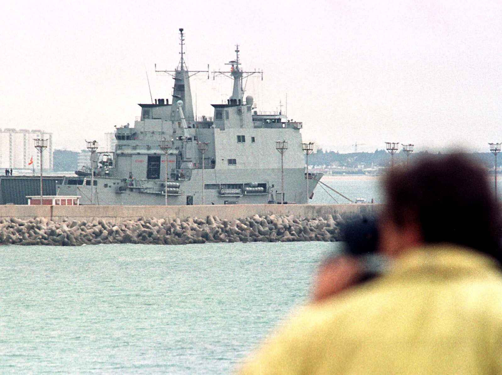 Así es el buque Galicia de la Armada que llega a la DANA de Valencia