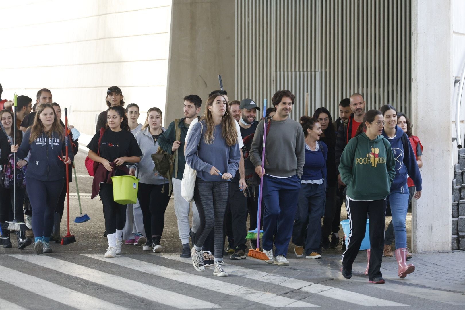 Fotos: miles de voluntarios acuden al Museo Príncipe Felipe de Valencia