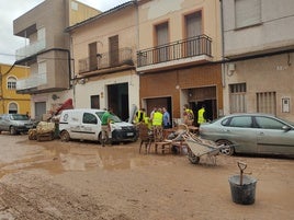 Daños en una calle de Guadassuar.