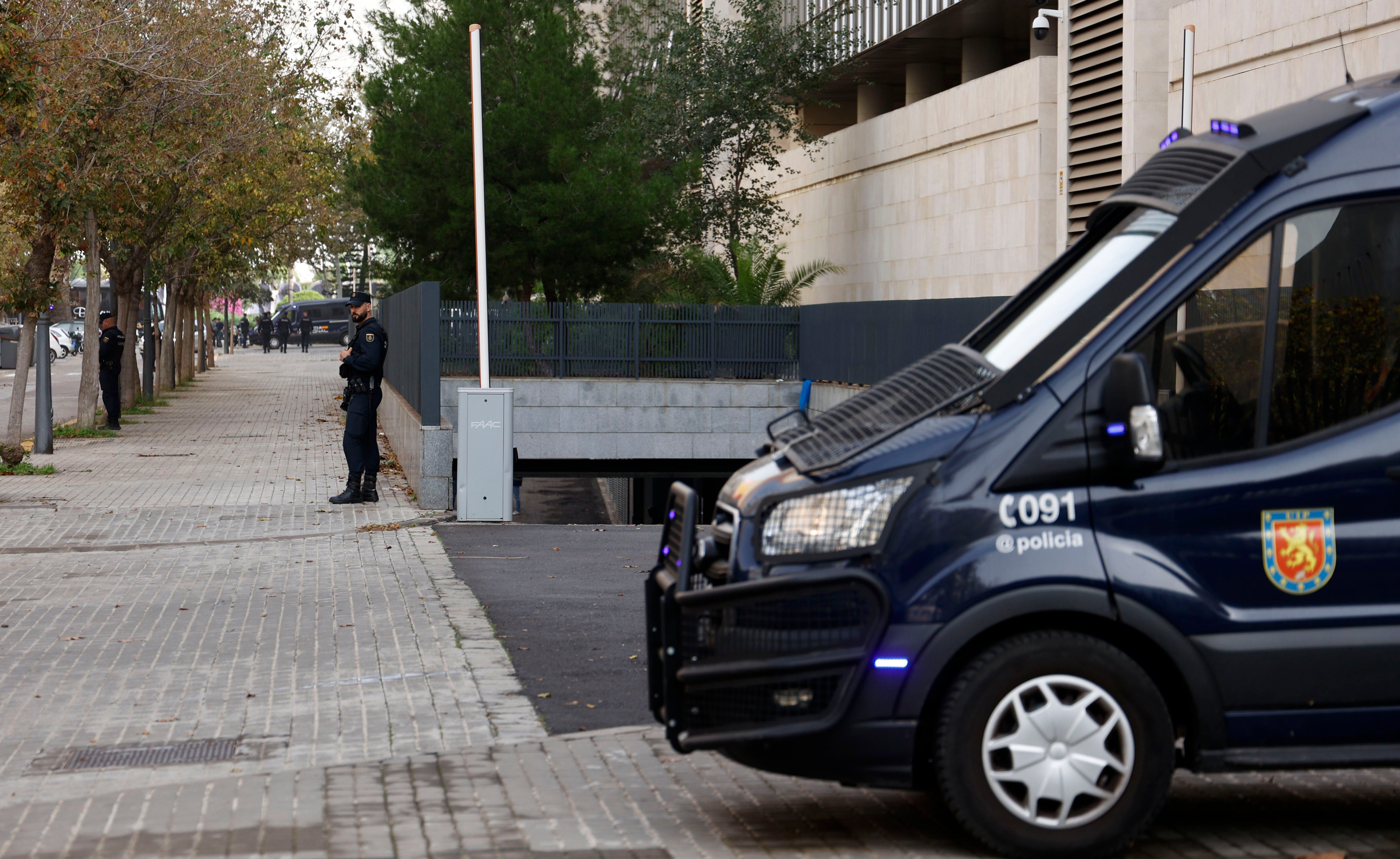 Ciudad de la Justicia, custodiada por efectivos de la Policía Nacional.