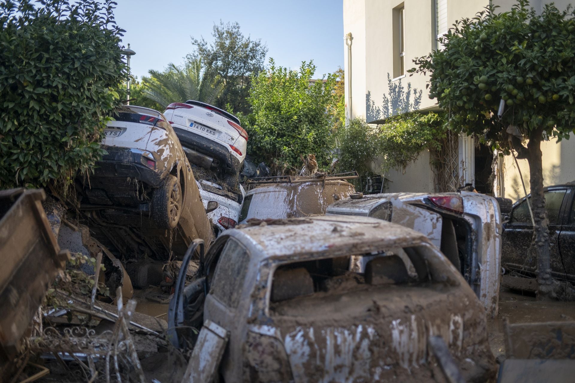 Los trabajos de rescate continúan en los pueblos de Valencia siete días después de la DANA