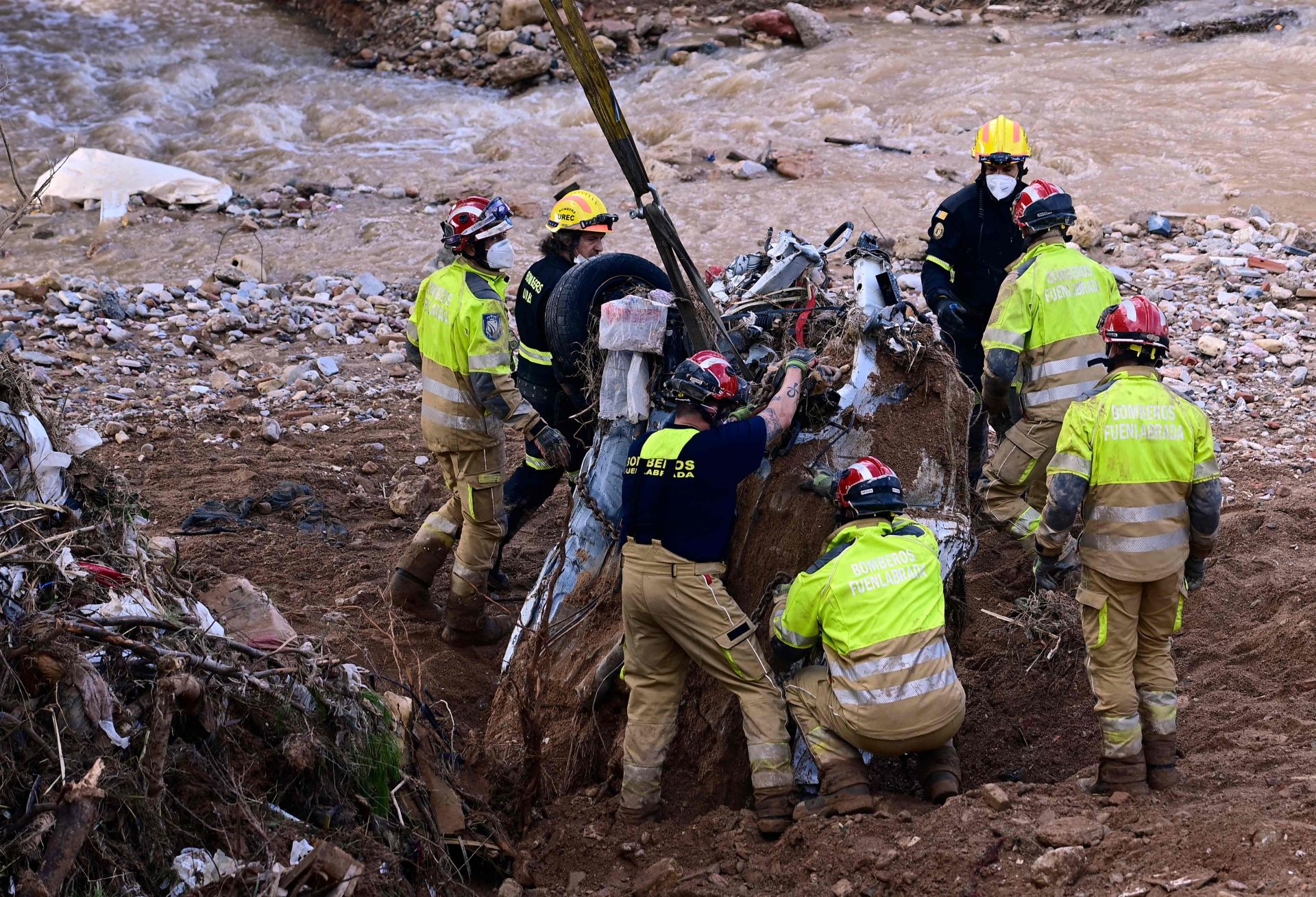 Los trabajos de rescate continúan en los pueblos de Valencia siete días después de la DANA