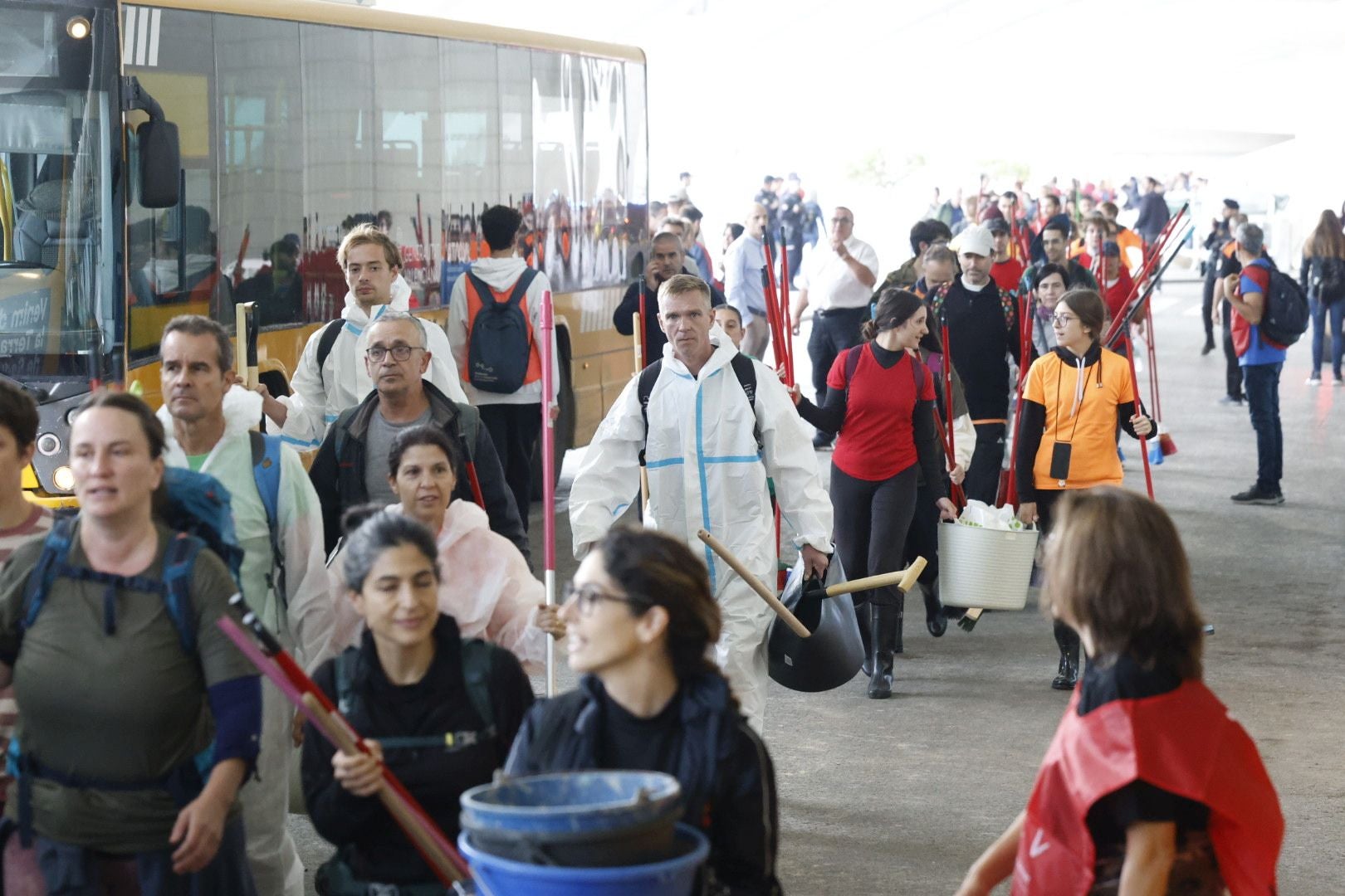 Fotos: voluntarios en la Ciudad de las Artes y las Ciencias de Valencia