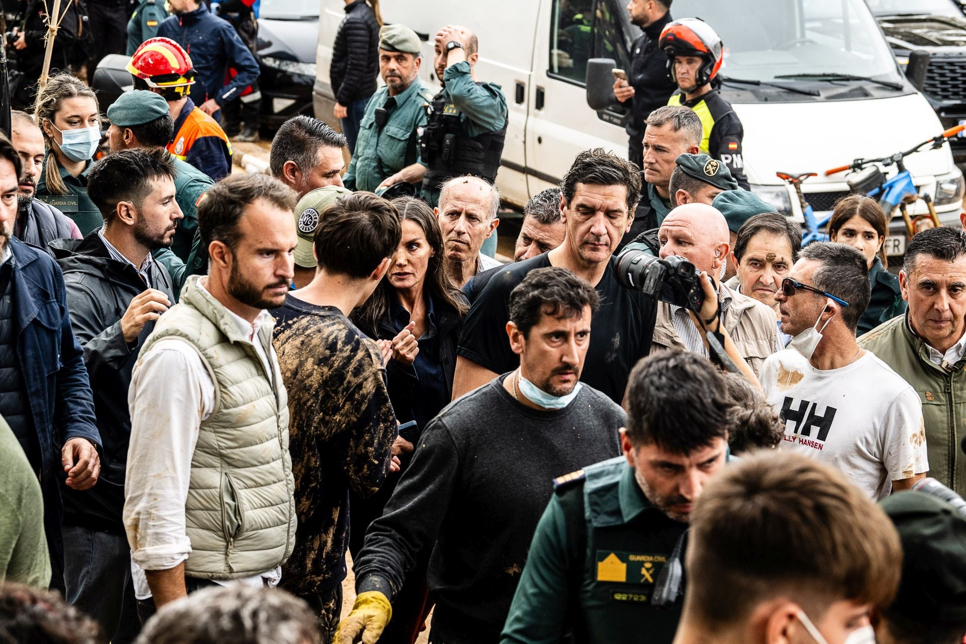 Fotos de tensión durante la visita de los Reyes, Sánchez y Mazón en Paiporta