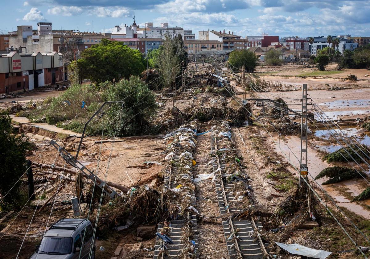 Vias metro entre Paiporta y Picanya .