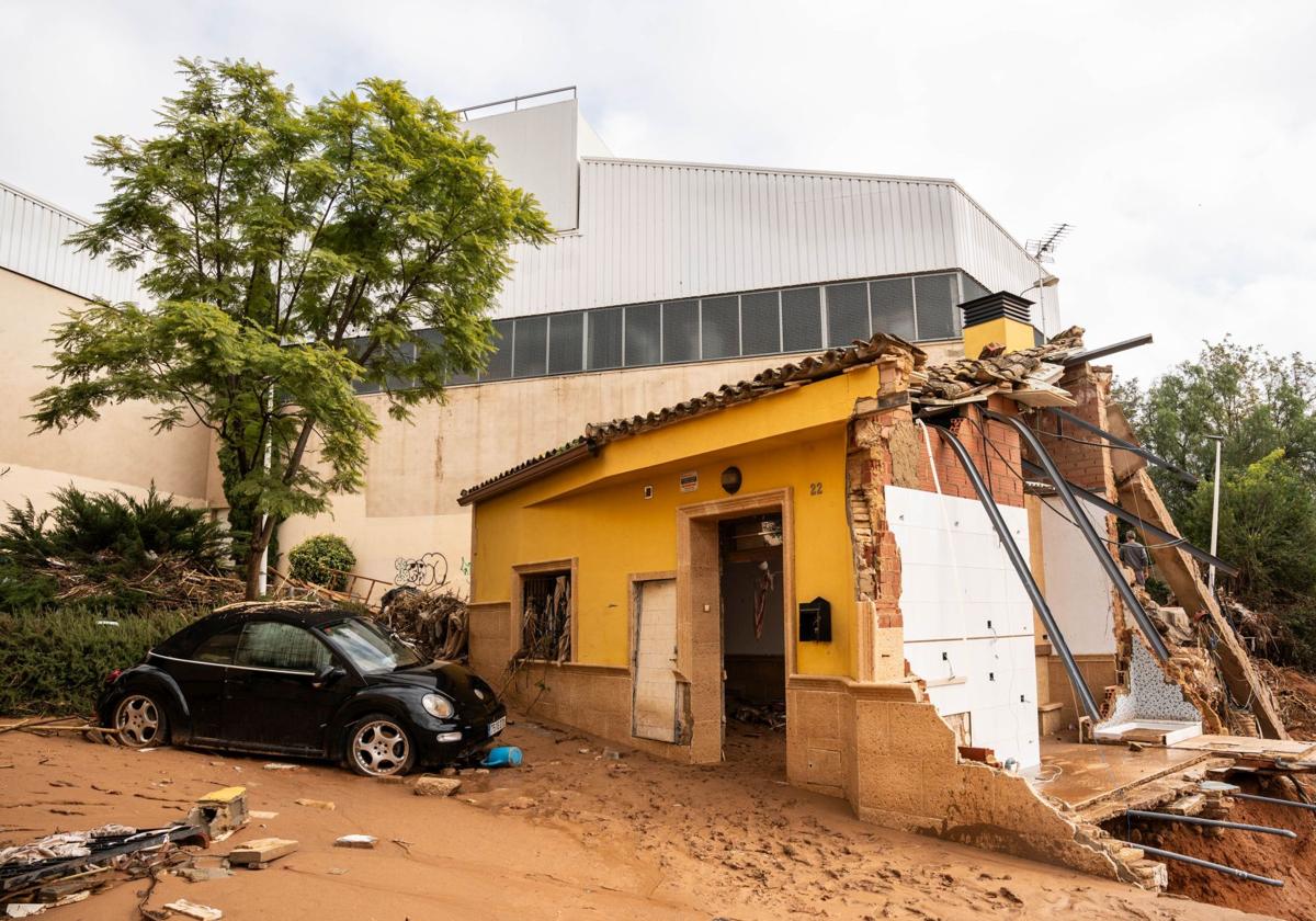 Una casa derrumbada tras el paso de la DANA, en Picaña.