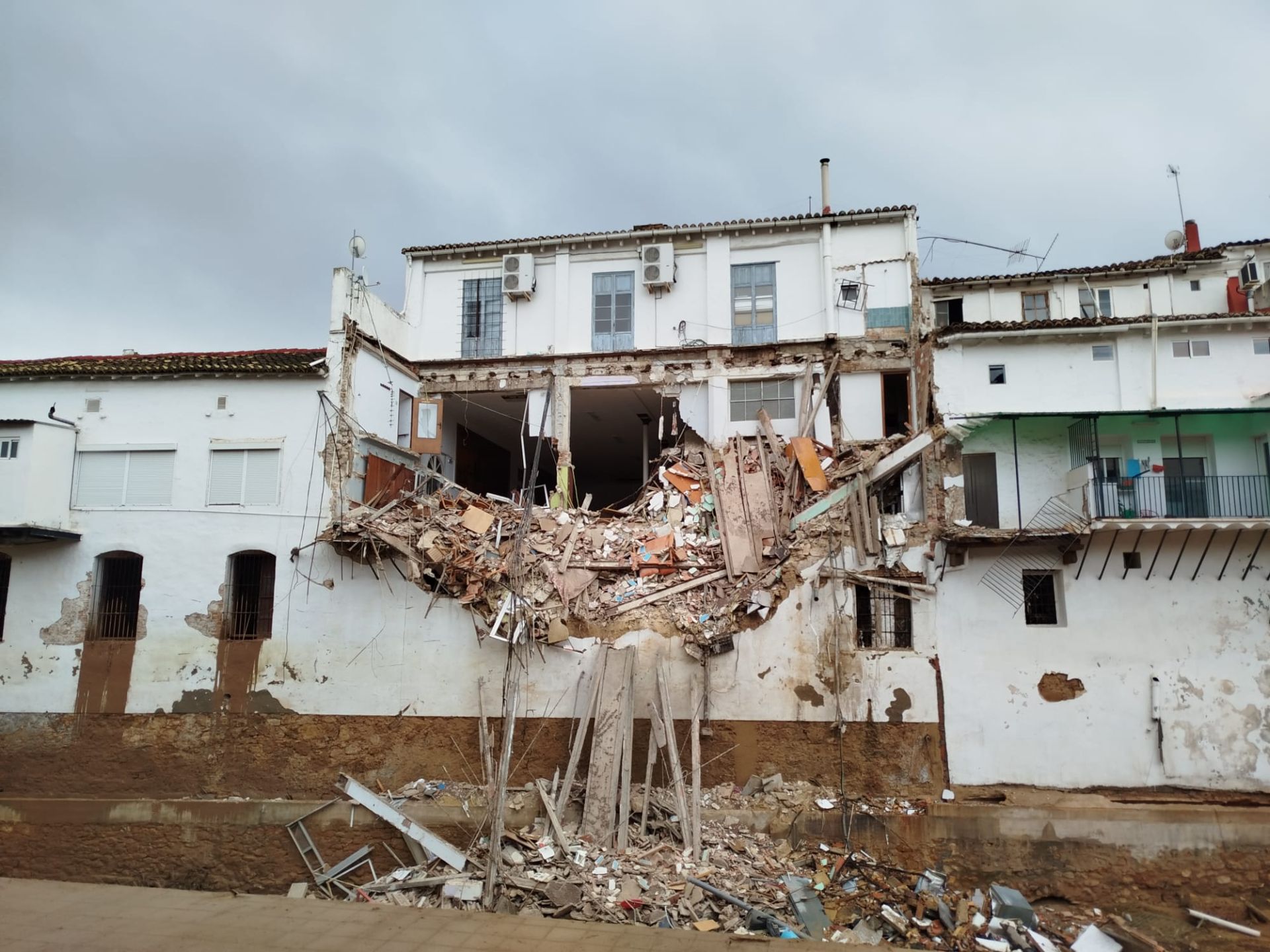 Fotos del derrumbe de La Mutua en Chiva