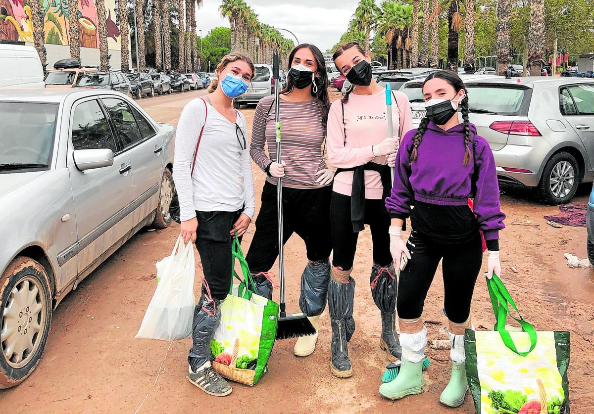 Francesca, Chiara, Roberta y Benedetta, estudiantes italianas acuden como voluntarias a Aldaia.