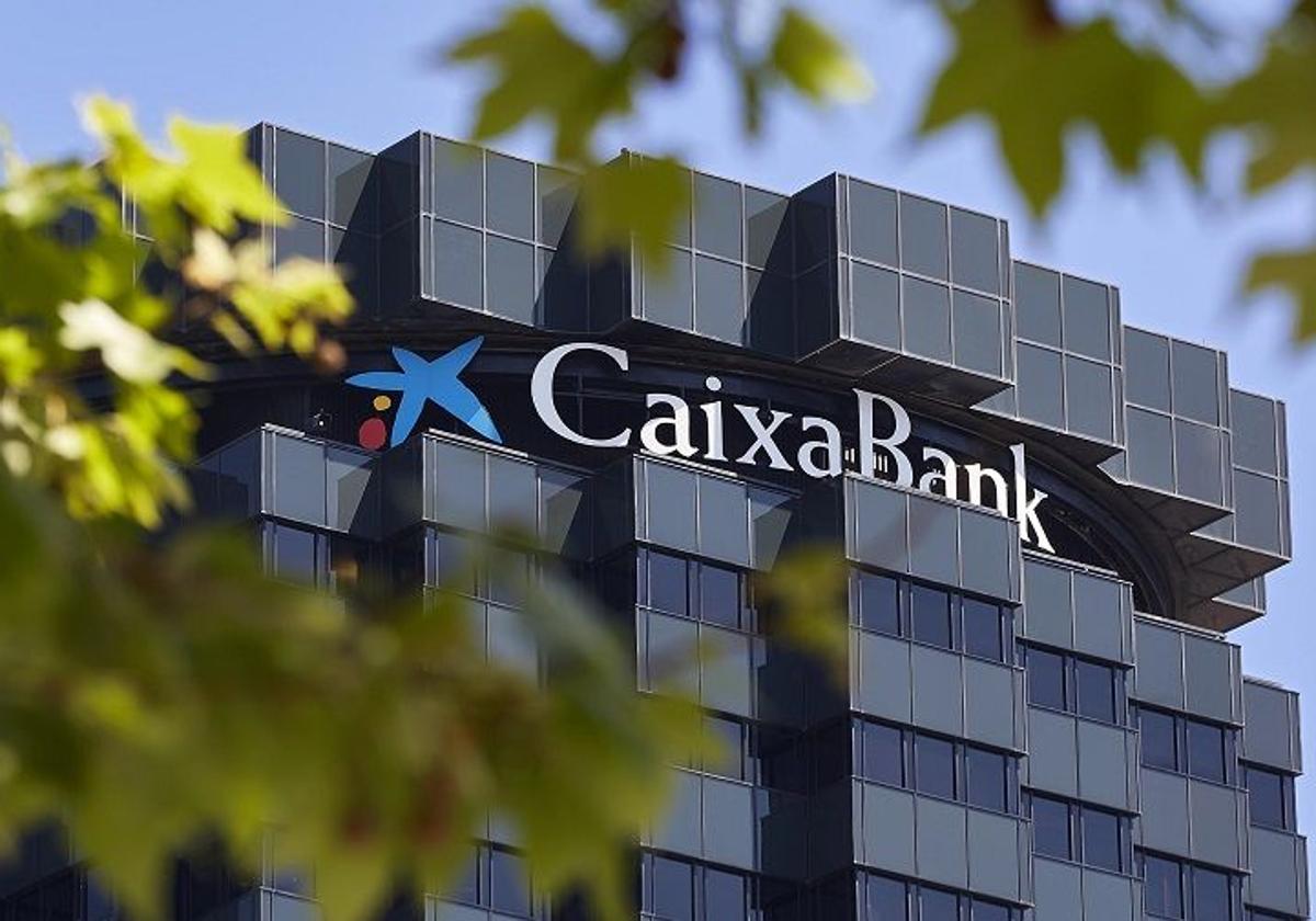 CaixaBank empieza a aplicar desde hoy las ayudas a los afectados por la DANA