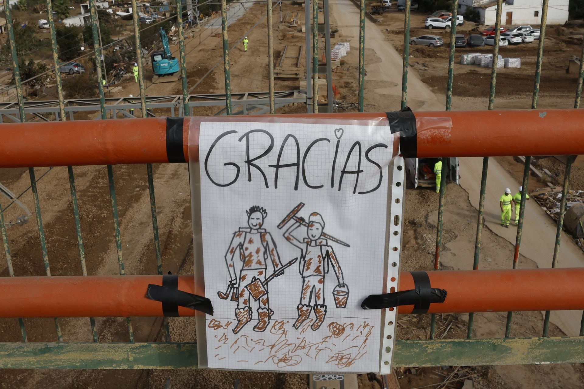 Un dibujo de los voluntarios que ayudan estos días en las tareas de limpieza