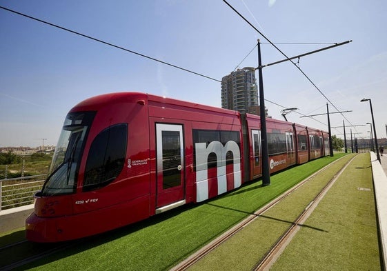 El tranvía de la linea 10 última sus pruebas.