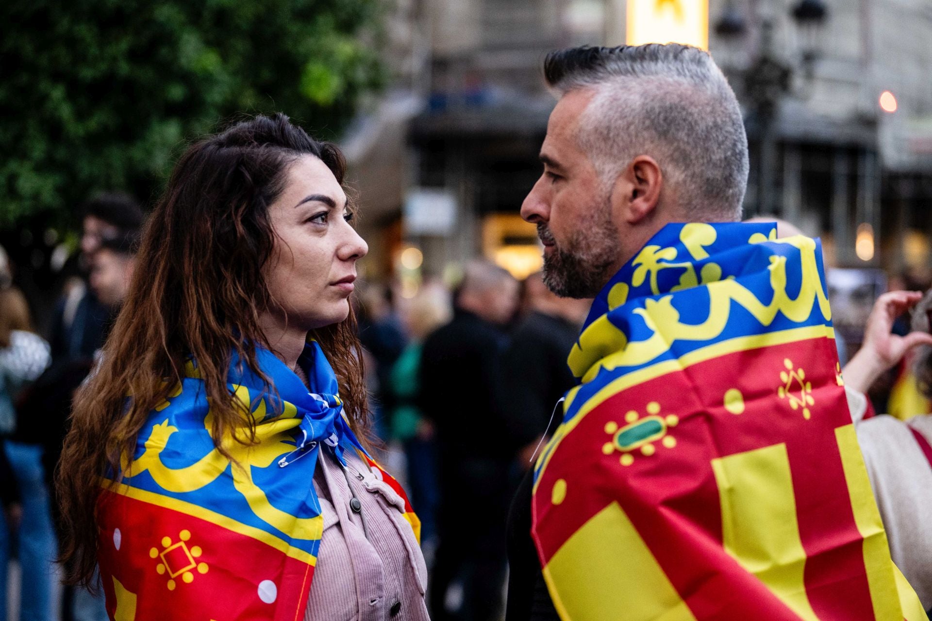 Miles de personas protestan en Valencia contra la gestión política de la DANA