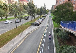 Nuevo carril bici en la avenida del Cid.