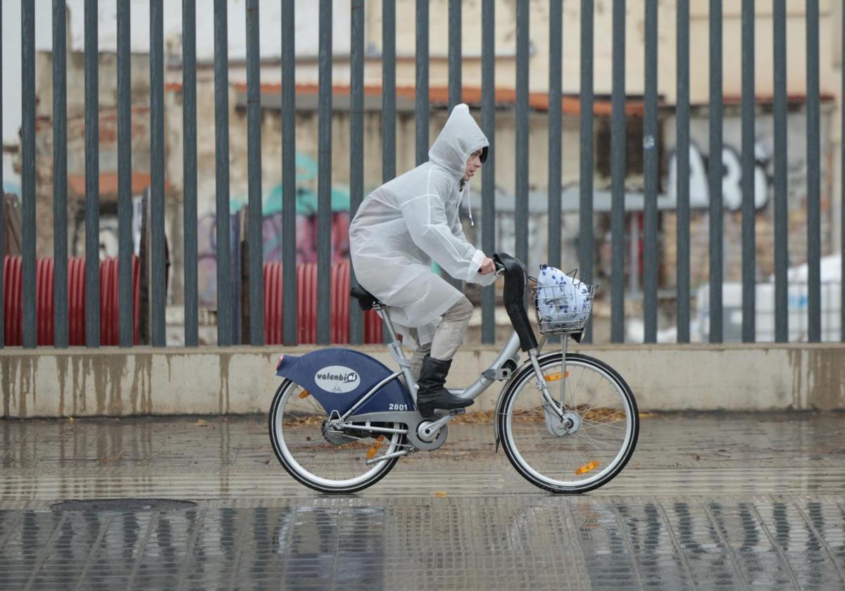 La lluvia ha regresado a Valencia