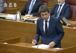 Carlos Mazón comparece en Les Corts Valencianes.