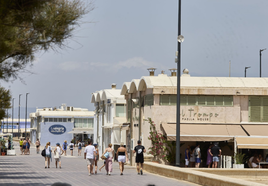 Restaurantes del paseo marítimo de la Malvarrosa.