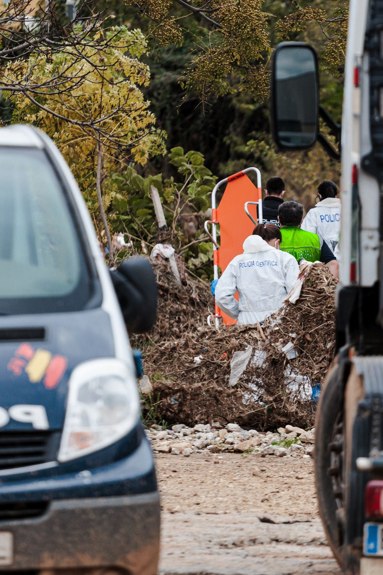 Hallan un cuerpo en un descampado de Sedaví durante los trabajos de búsqueda de desaparecidos por la DANA