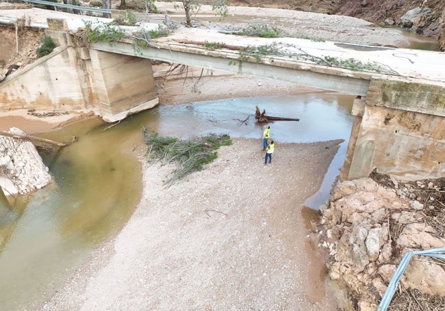 Inspección de un puente en Yátova.