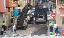 Obras en una calle de Alicante. Imagen de archivo.