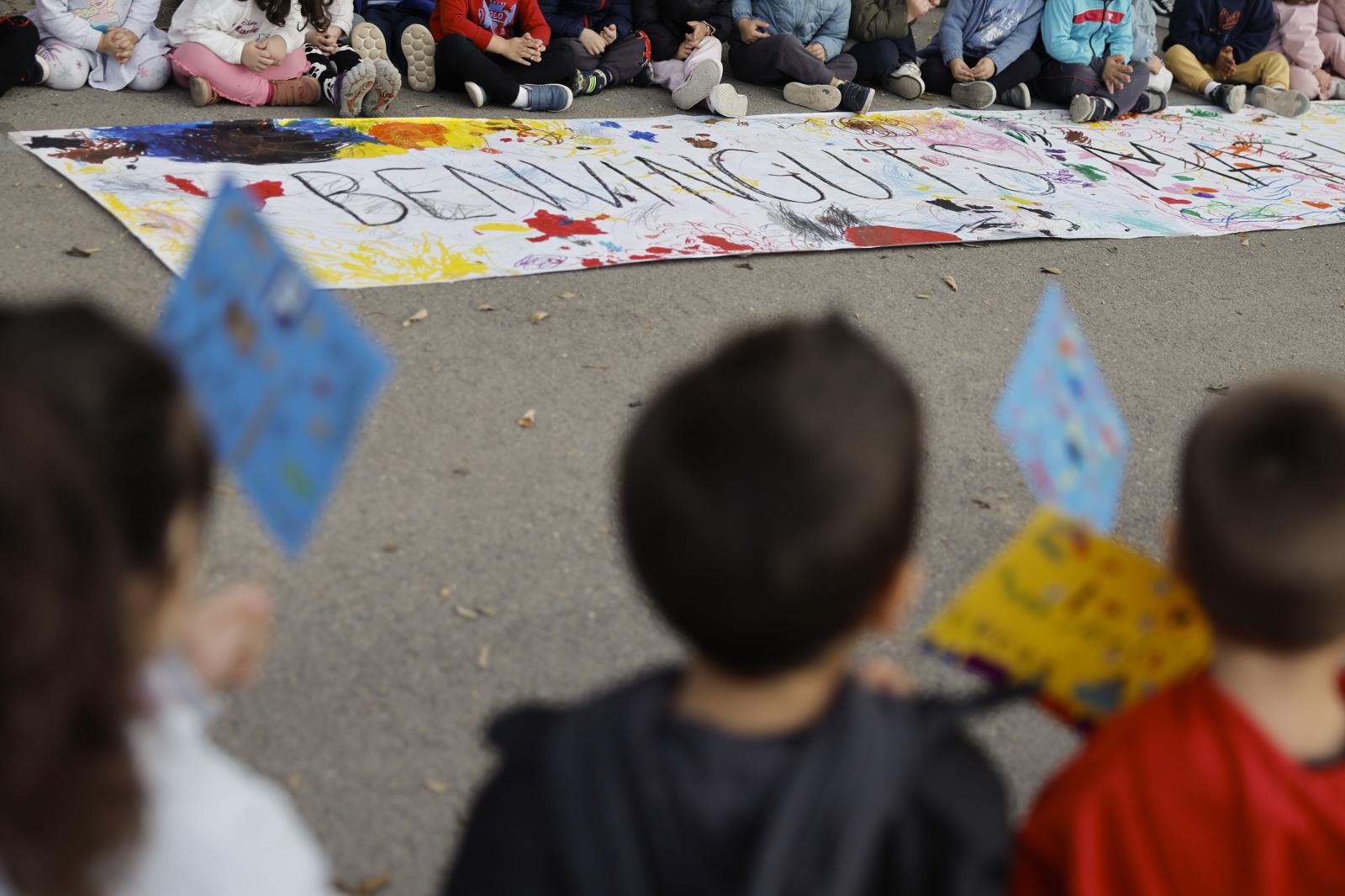 Vuelta de los niños a un colegio de Aldaia.