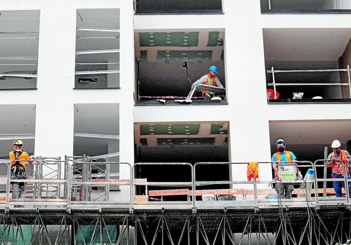 Edificio en construcción en una imagen de archivo.