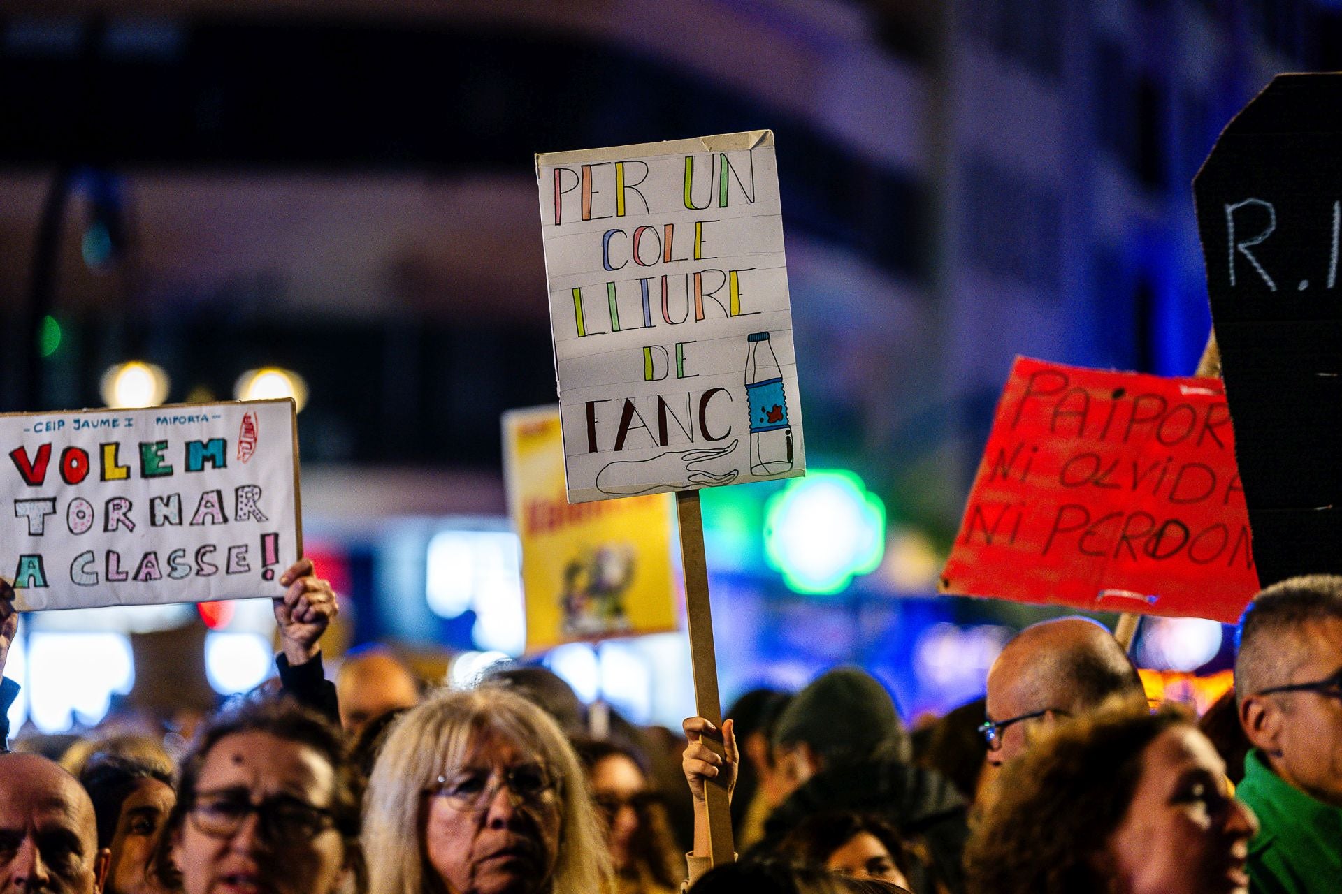 Imágenes de la manifestación en Valencia contra la gestión de Educación tras la DANA