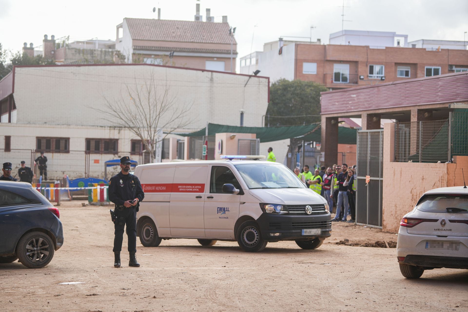 Un trabajador muerto y otro herido por un derrumbe en un colegio en Massanassa afectado por la DANA