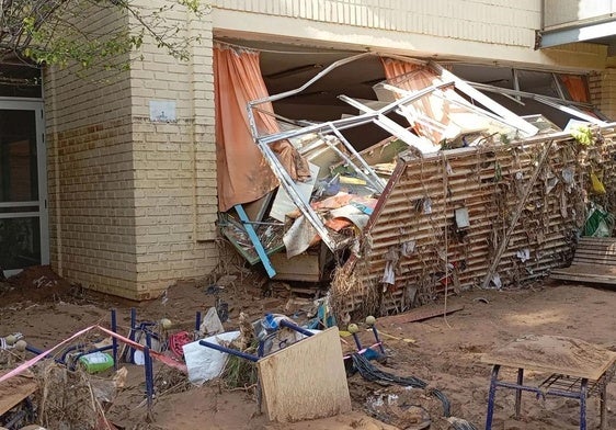 Fotos: Así quedó el colegio Lluís Vives de Massanassa tras la DANA en Valencia