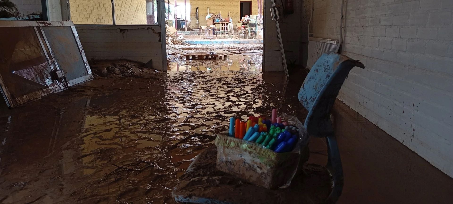 Fotos: Así quedó el colegio Lluís Vives de Massanassa tras la DANA en Valencia