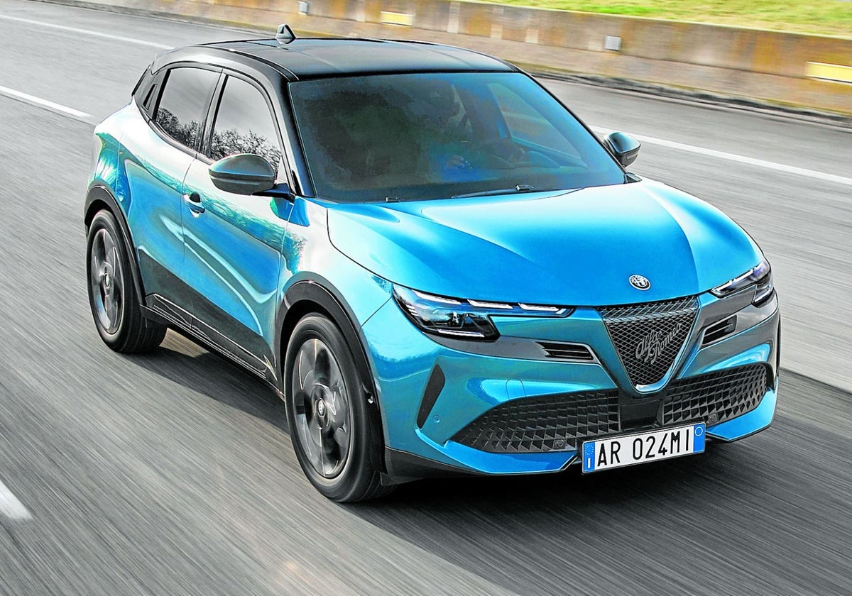 El Junior adopta los códigos estéticos de las nuevas generaciones de Alfa Romeo en un versátil formato B-SUV.