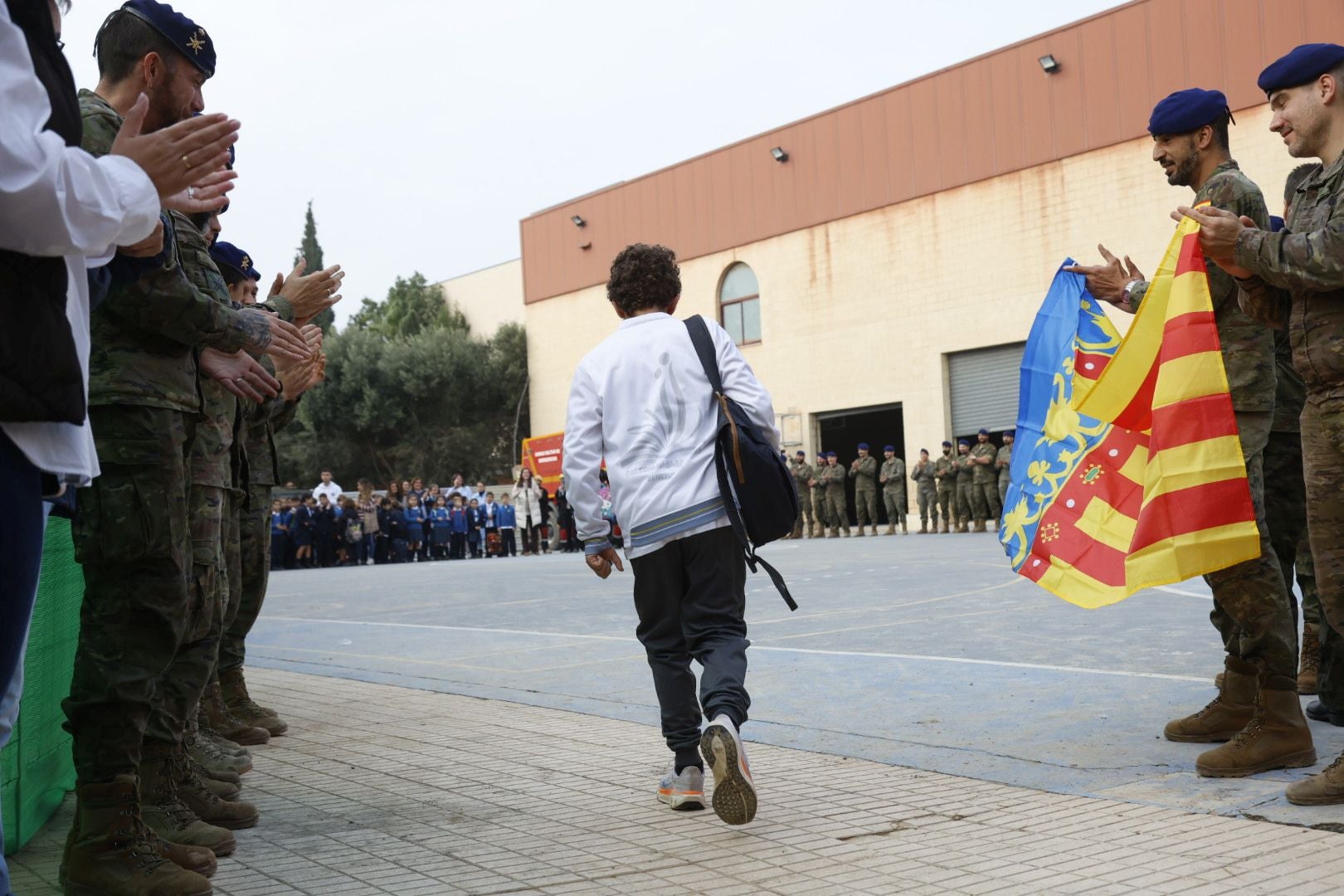 Los niños de Benetússer vuelven al colegio