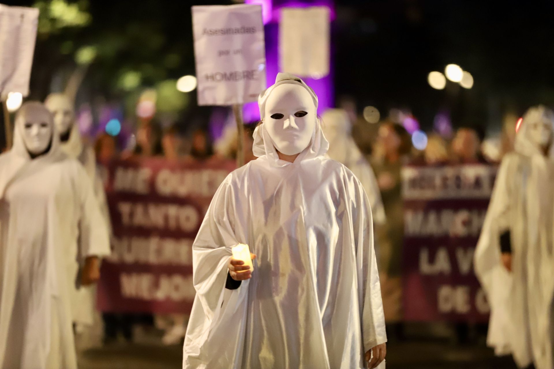 Las imágenes de la manifestación por el 25-N en Valencia