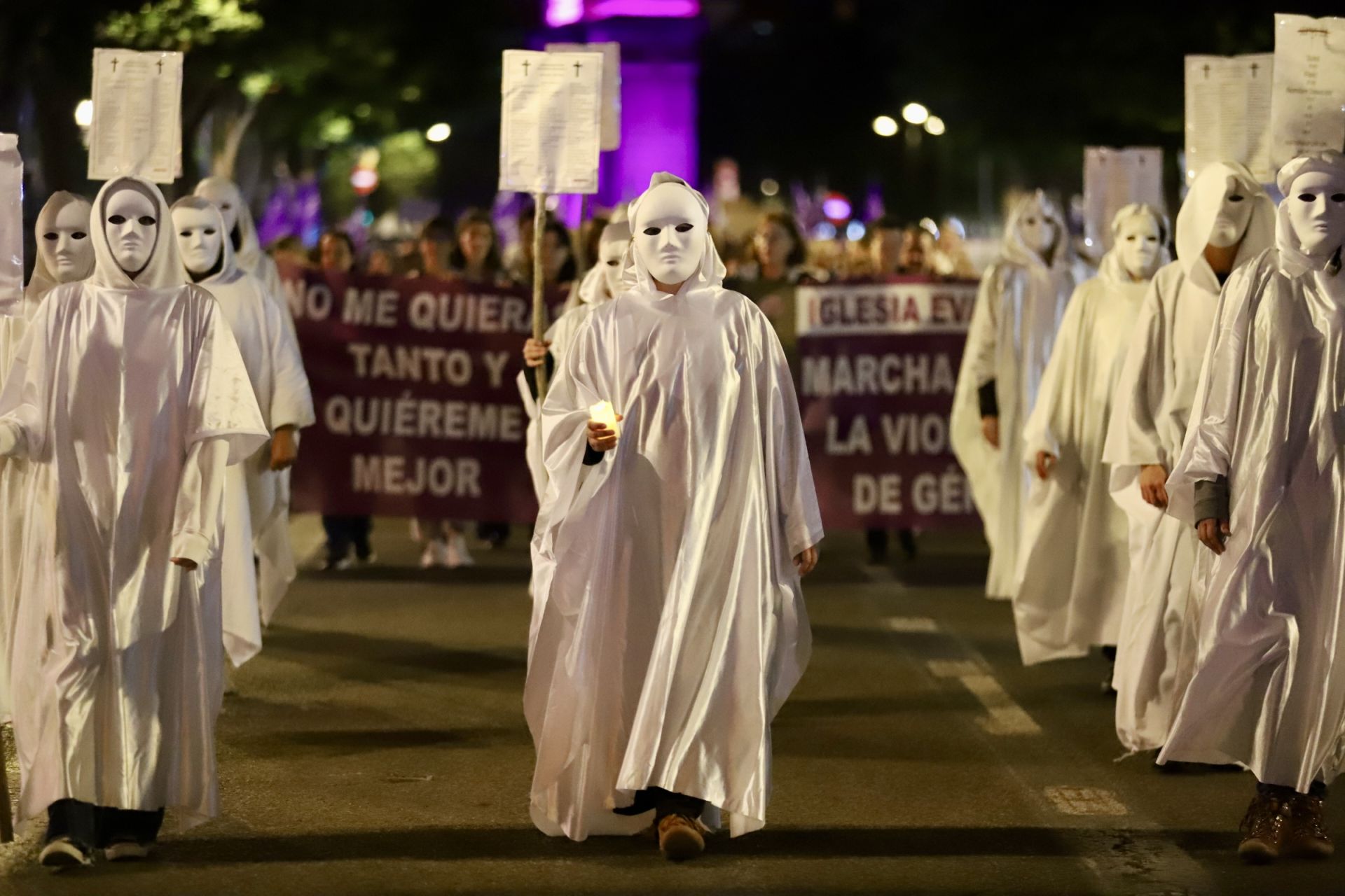 Las imágenes de la manifestación por el 25-N en Valencia