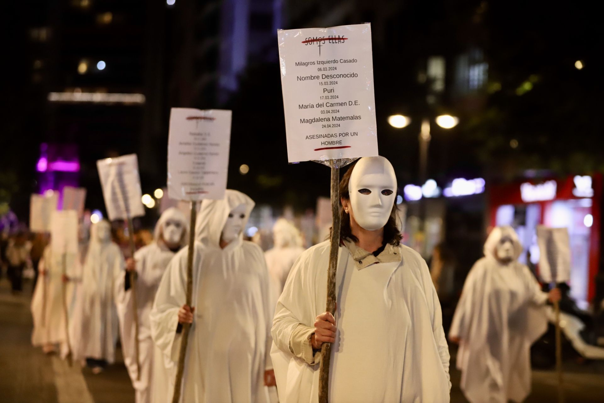 Las imágenes de la manifestación por el 25-N en Valencia