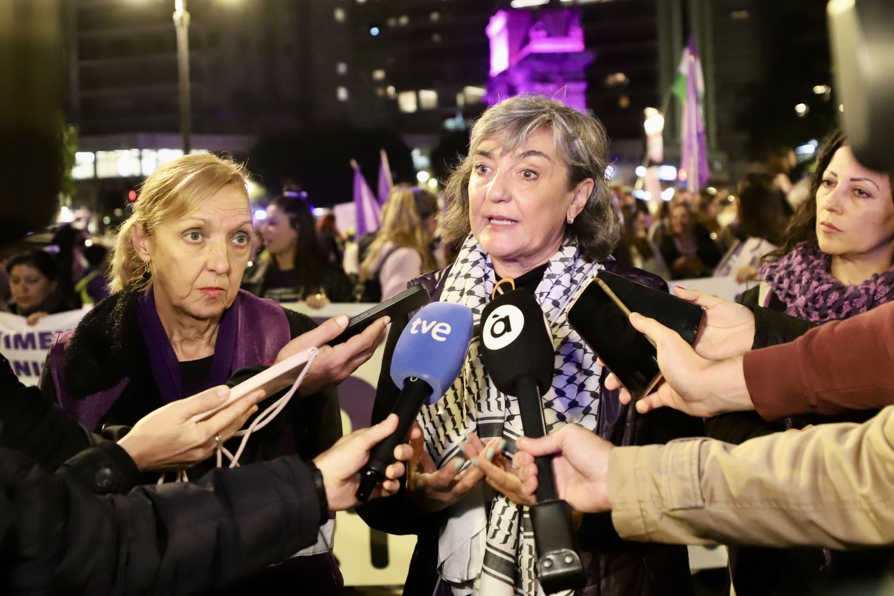 Las imágenes de la manifestación por el 25-N en Valencia