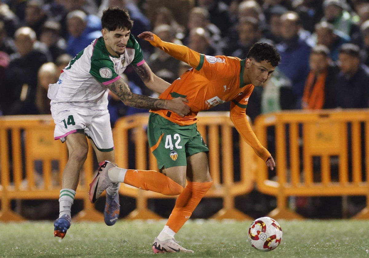 Warren Madrigal, en una acción del partido.