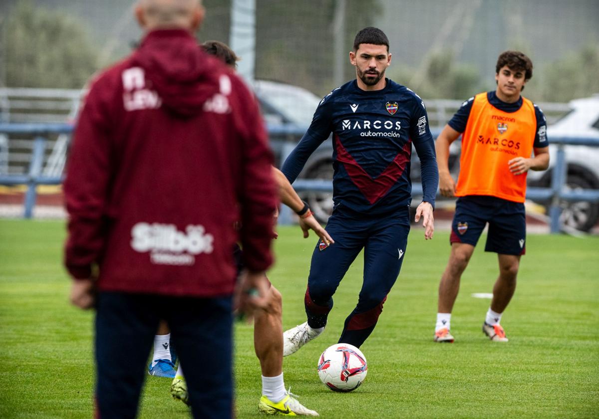 Dela, durante un entrenamiento.