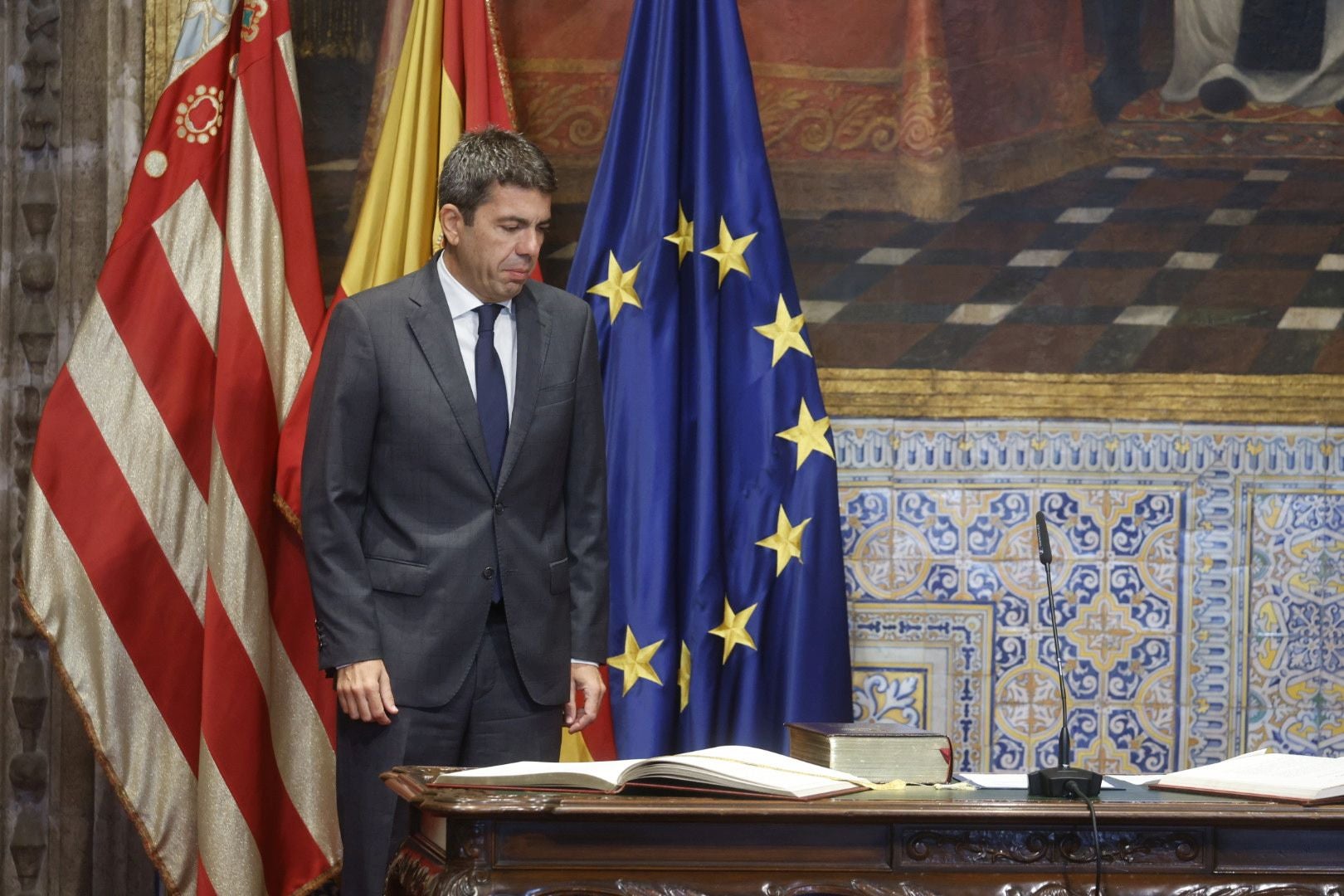 FOTOS | Toma de posesión de los nuevos consellers en Les Corts