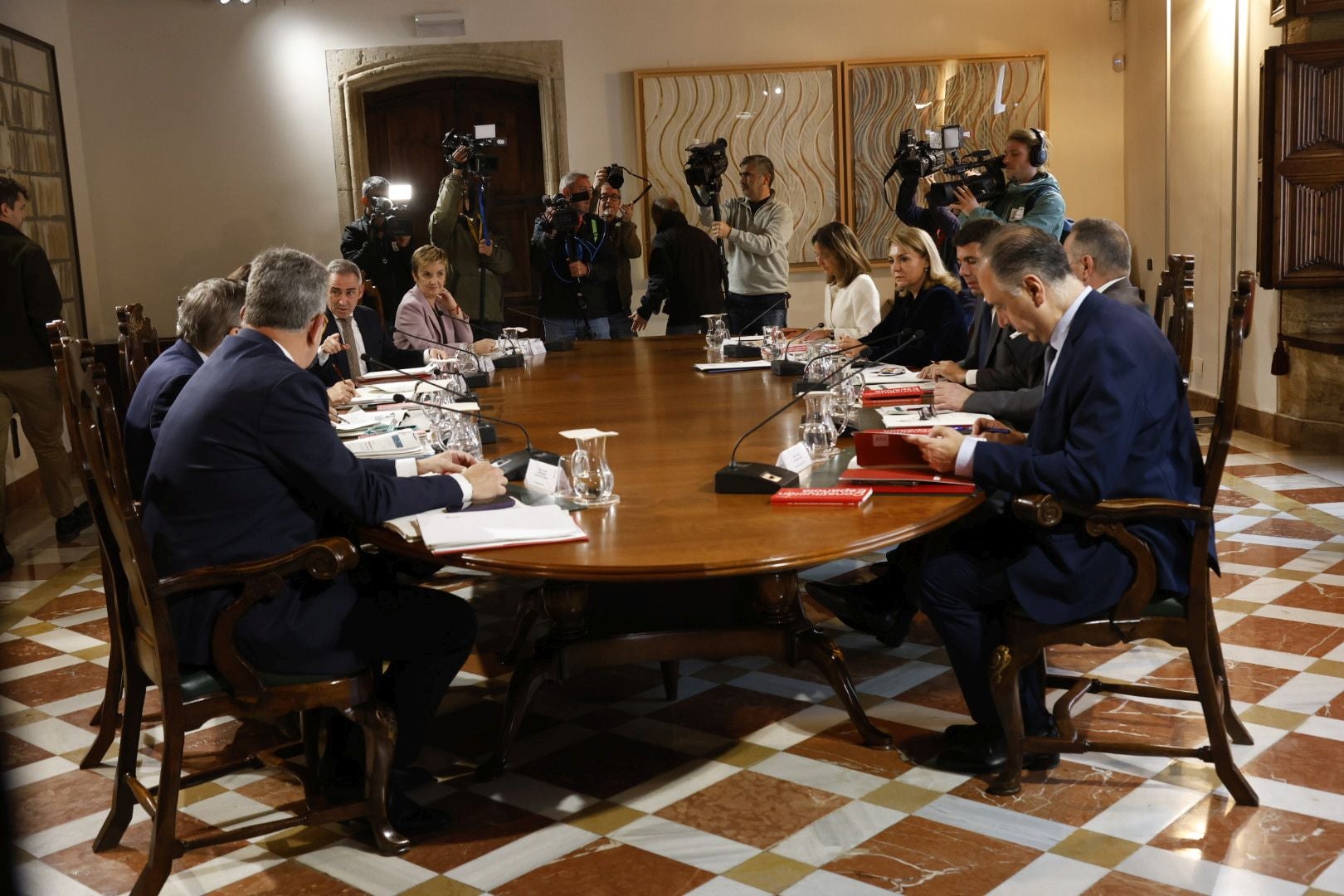 FOTOS | Toma de posesión de los nuevos consellers en Les Corts