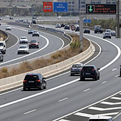 ¿Qué significan las líneas azules que separan los carriles de algunas carreteras?