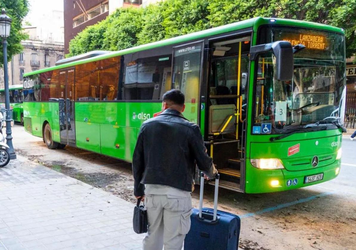 Autobús lanzadera Valencia-Torrent.