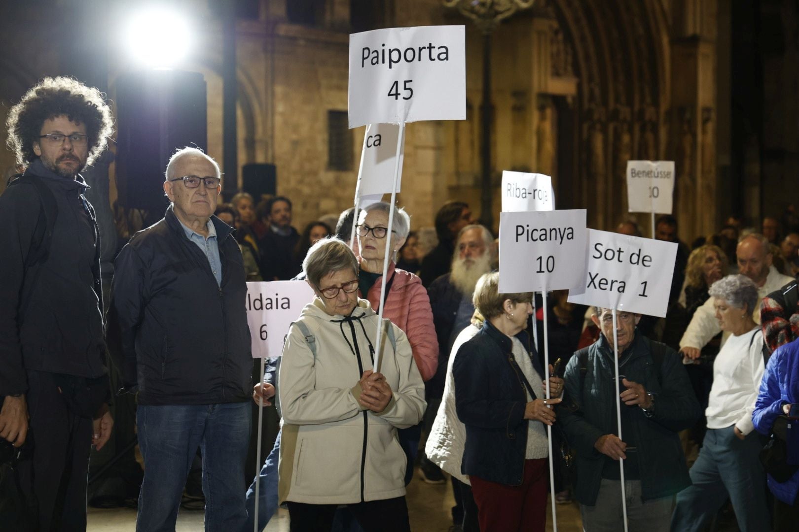 Concentración en la Plaza de la Virgen de Valencia.