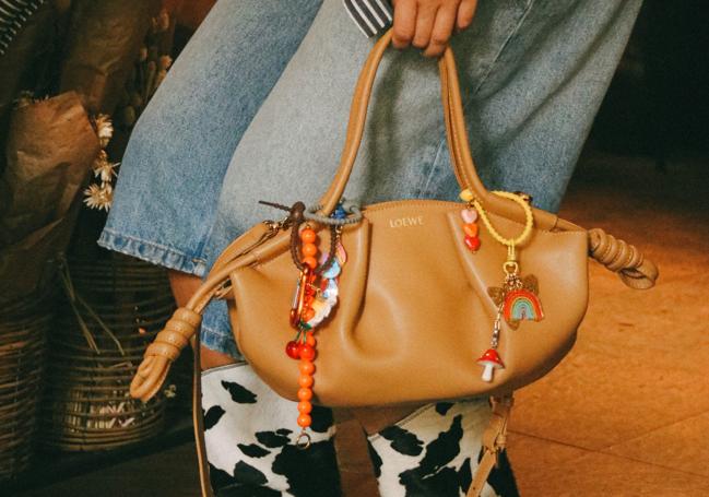 'Charms' para bolsos, una de las últimas tendencias a la que se ha sumado la firma de joyas de María Aviñó.