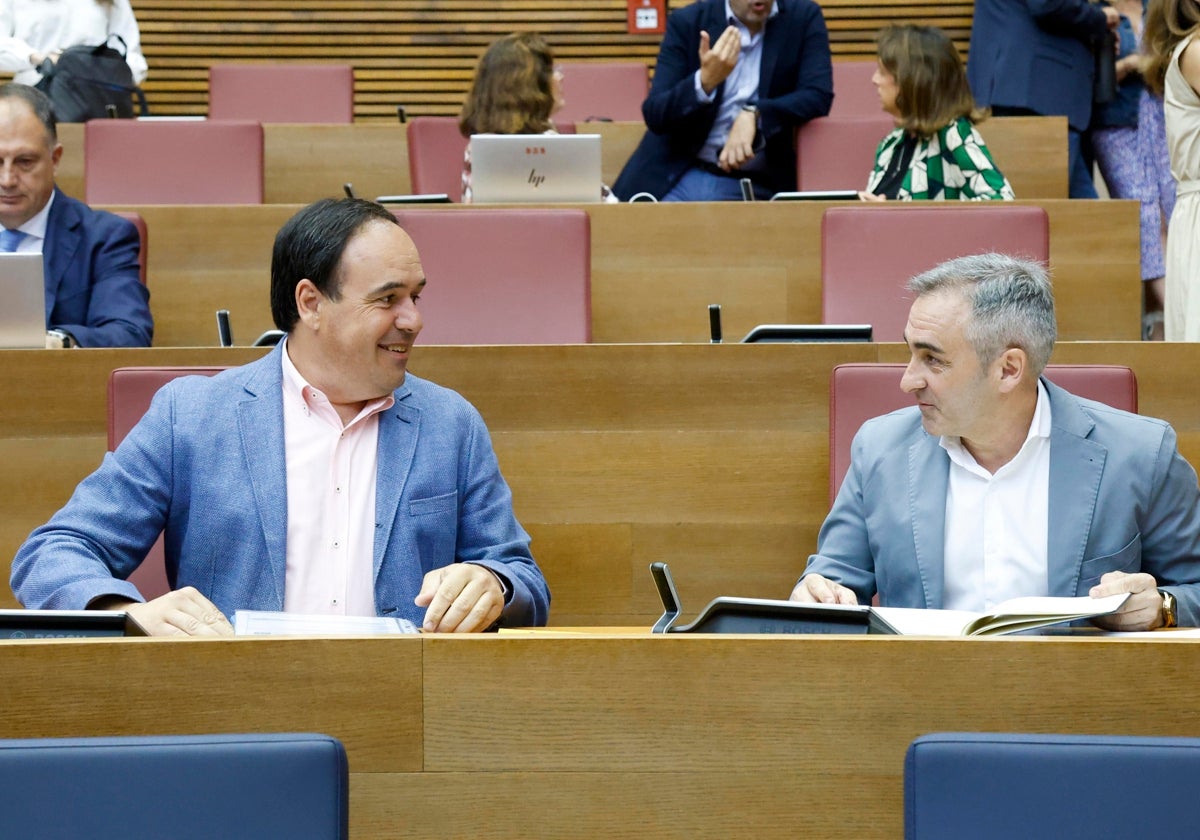 Pérez Llorca, síndic del PP, junto al conseller Miguel Barrachina