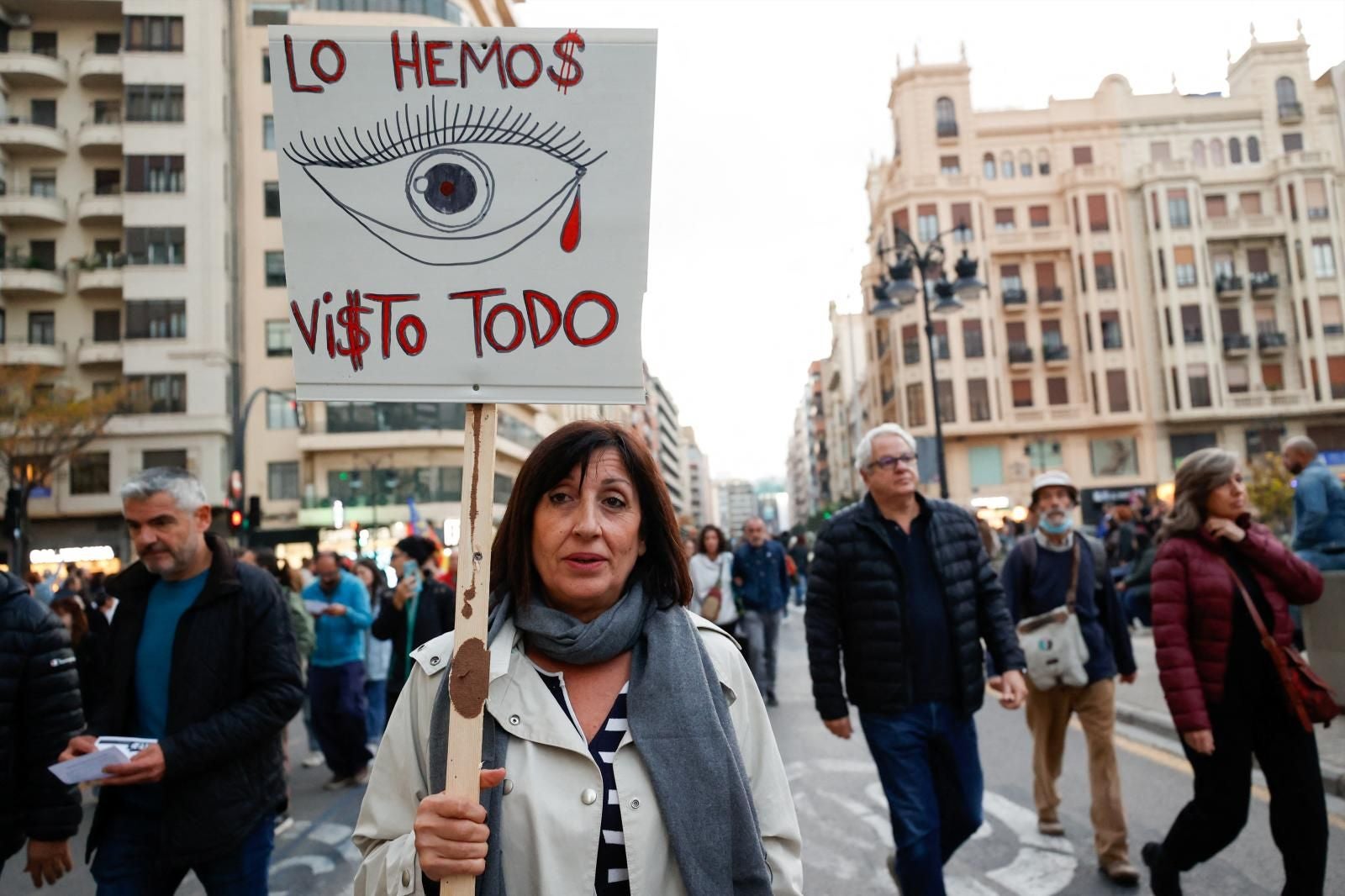 Fotos: Manifestación en Valencia contra la gestión política de la DANA