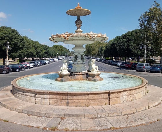 Fuente orbamental ubicada en la Alameda.