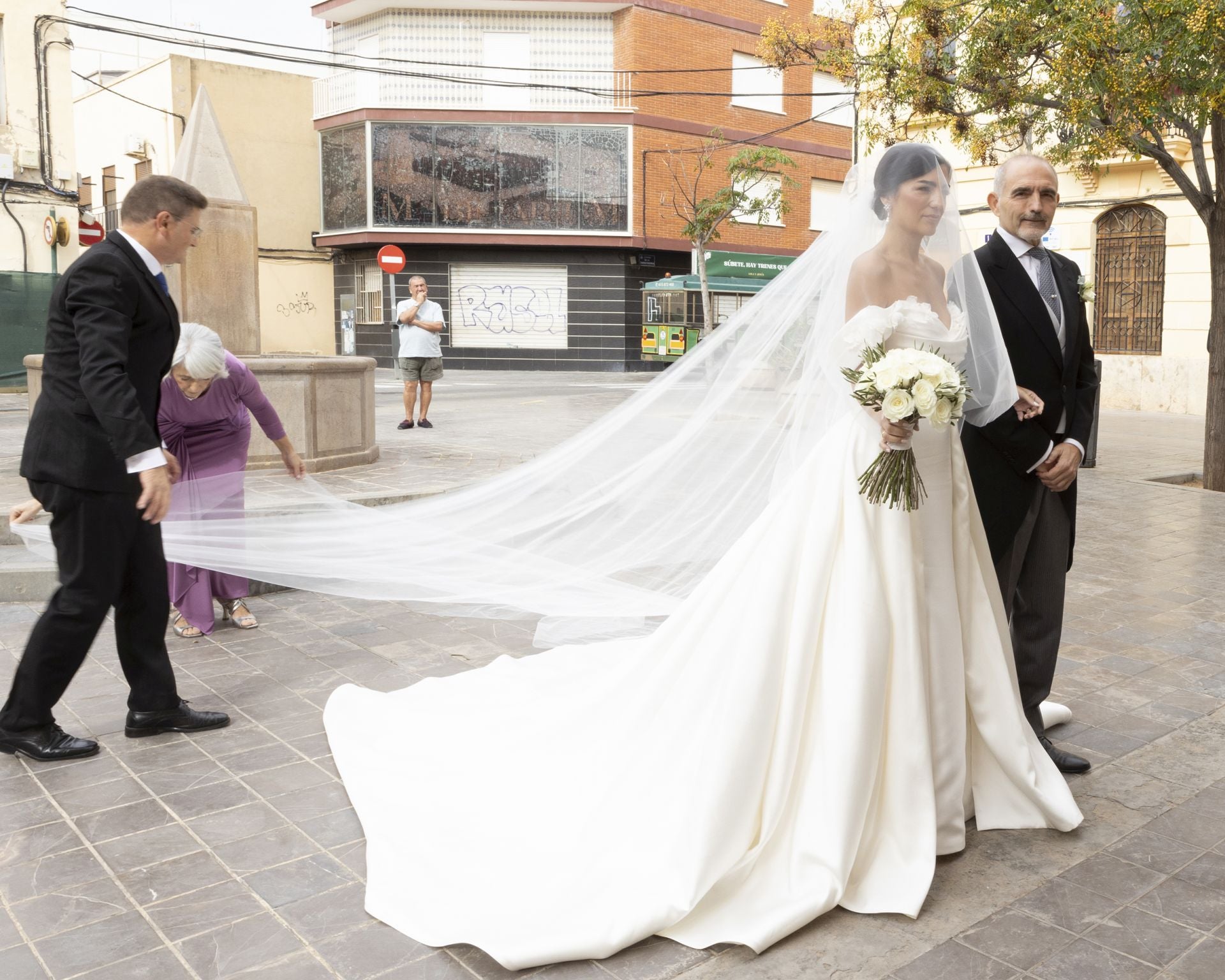 La boda de la empresaria Lola Ribas y el torero Jesús Chover estuvo lleno de momentos emotivos y divertidos.