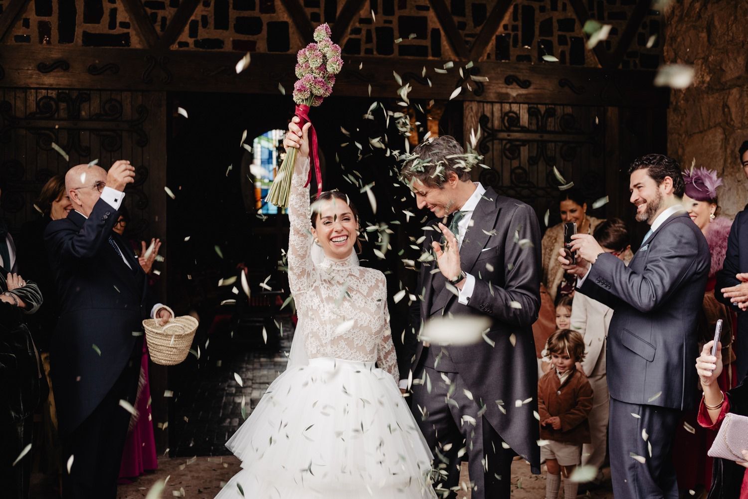 La boda de la empresaria Lola Ribas y el torero Jesús Chover estuvo lleno de momentos emotivos y divertidos.