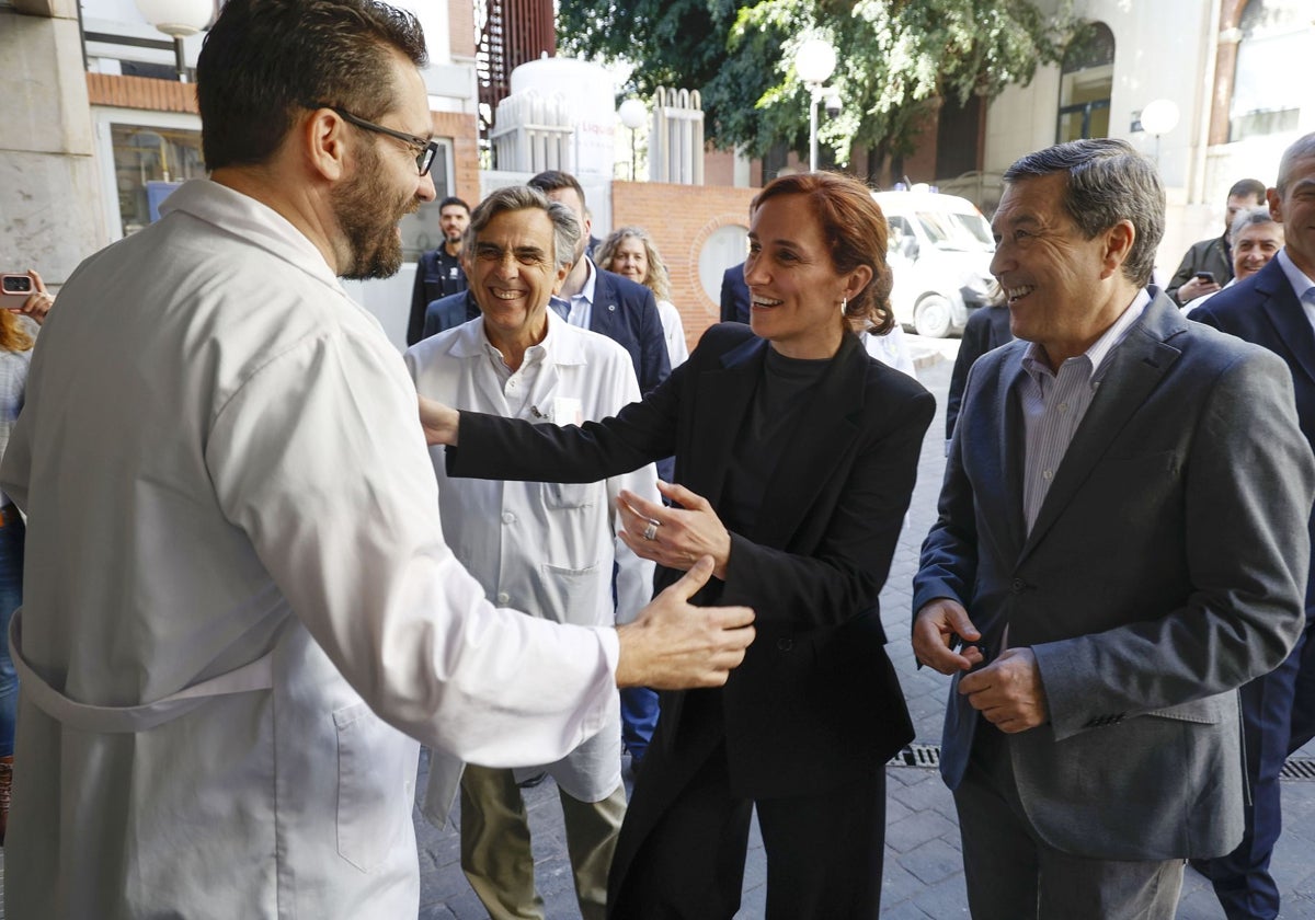 La ministra de Sanidad junto al conseller durante su anterior visita a Valencia.