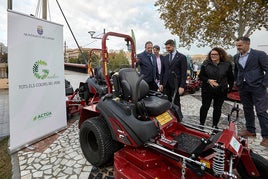 Presentación de la nueva maquinaria para el mantenimiento de parques.